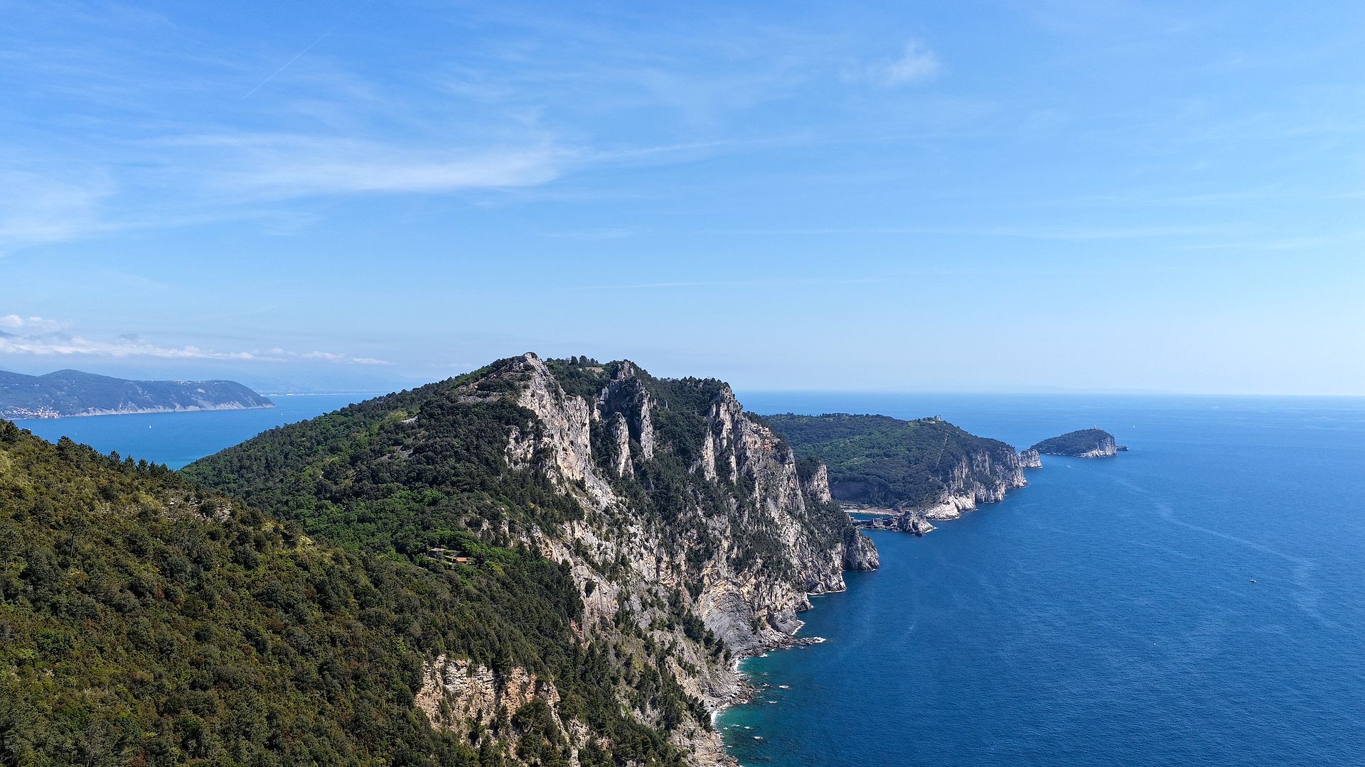 Verso Portovenere — fotografia aerea con drone, Muzzerone